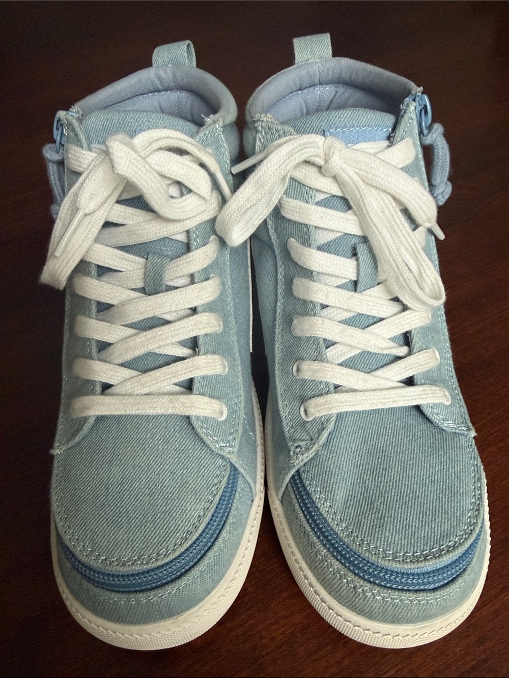 BILLY Light Blue High-Top Sneakers with White Laces. SIZE 6W. Never walked in